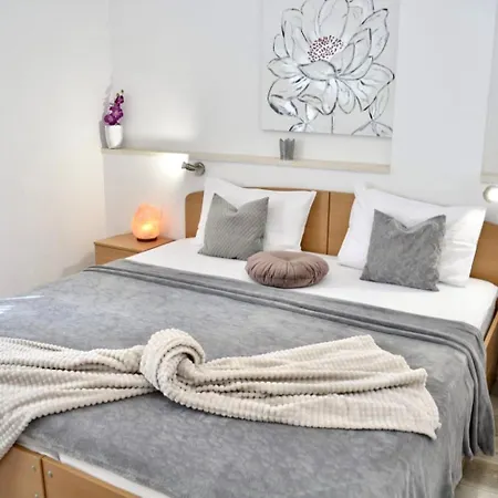 Karla بيت ضيافة 4*