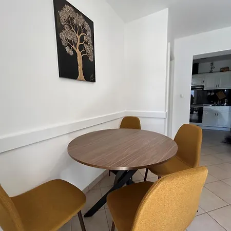 بيت ضيافة Karla 4*